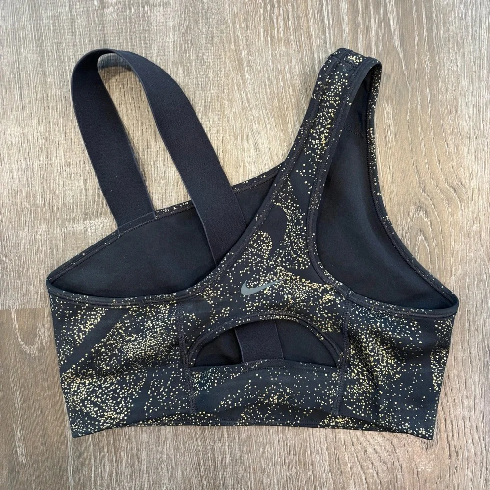Nike Women's Non-Padded Asymmetrical Dri-FIT Sports Bra Small